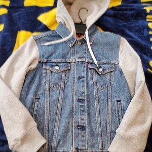 Levis hooded denim jacket size small
